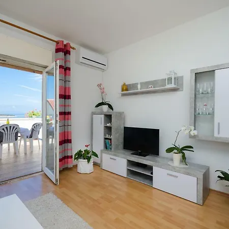Apartment Milja Apartment *