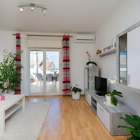 Apartment Milja Apartment *